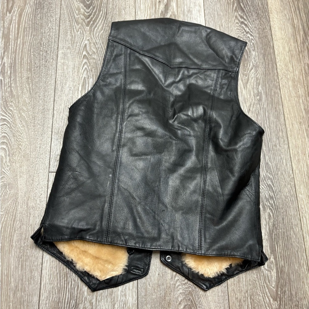 Golden Swallon Black Leather Vest for Men - Picture 7 of 9